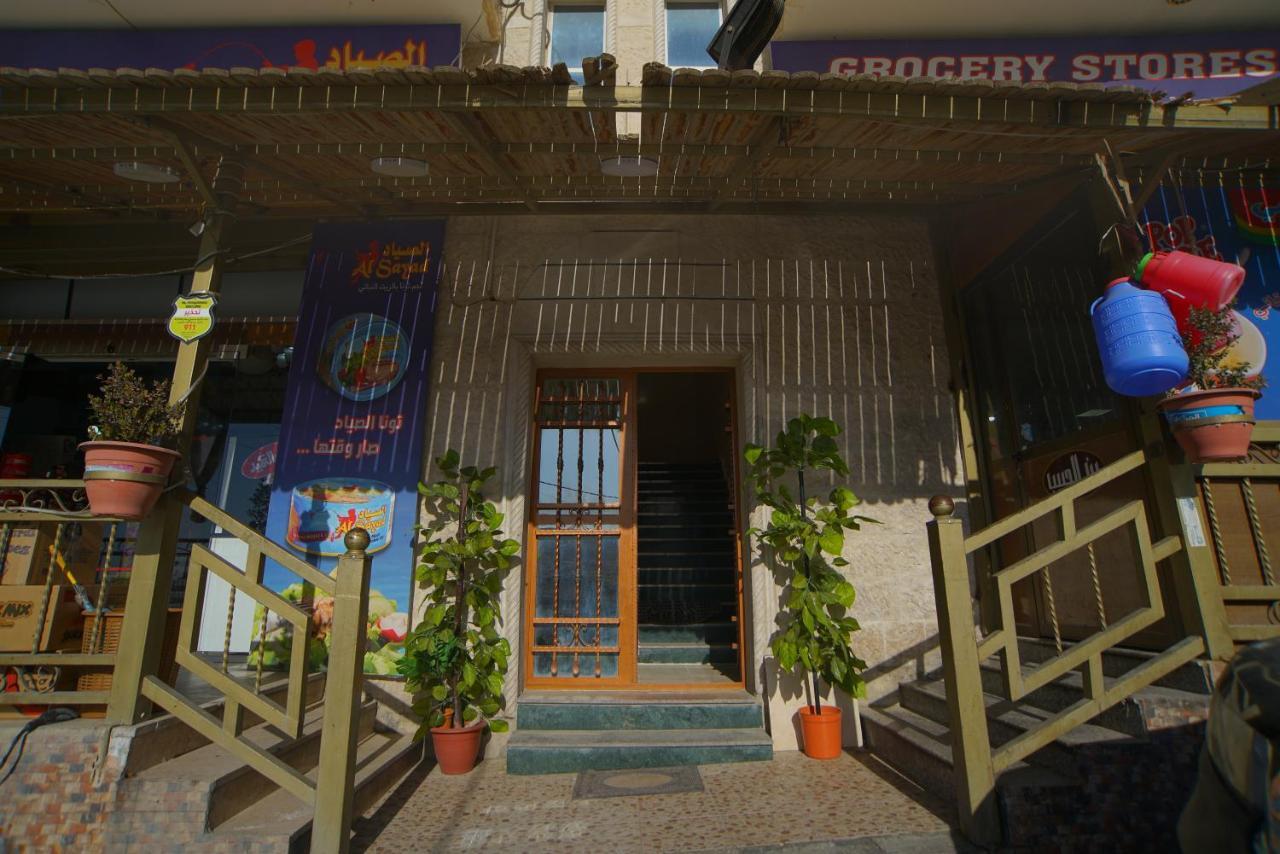 Over Mountains Hotel Wadi Musa Exterior photo